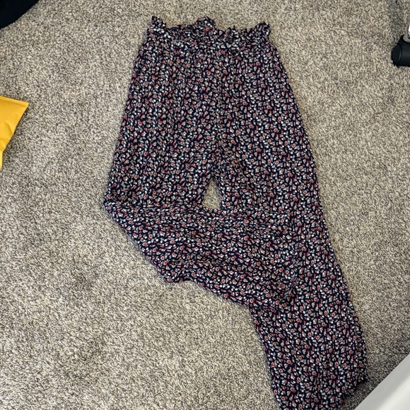 Hollister Pants - Hollister Floral Print Wide-Leg Pants
